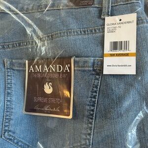 Amanda supreme stretch tapered leg jeans